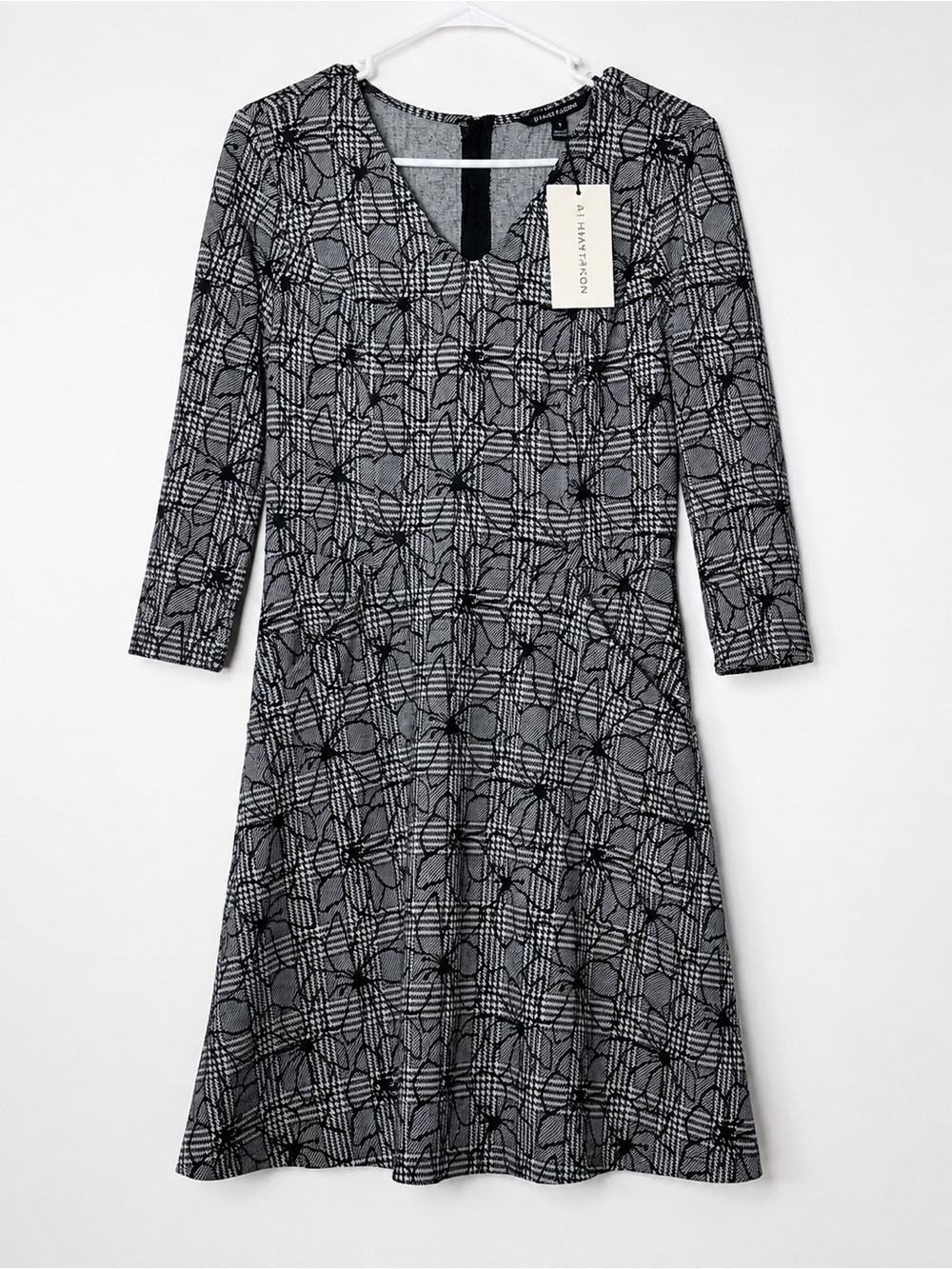 41 Hawthorn Floral Plaid Sheath Dress Black Gray Size Medium NWT